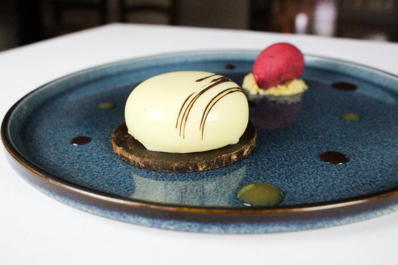 Hotel-Restaurant La P'Tite Auberge Lillebonne Eksteriør bilde