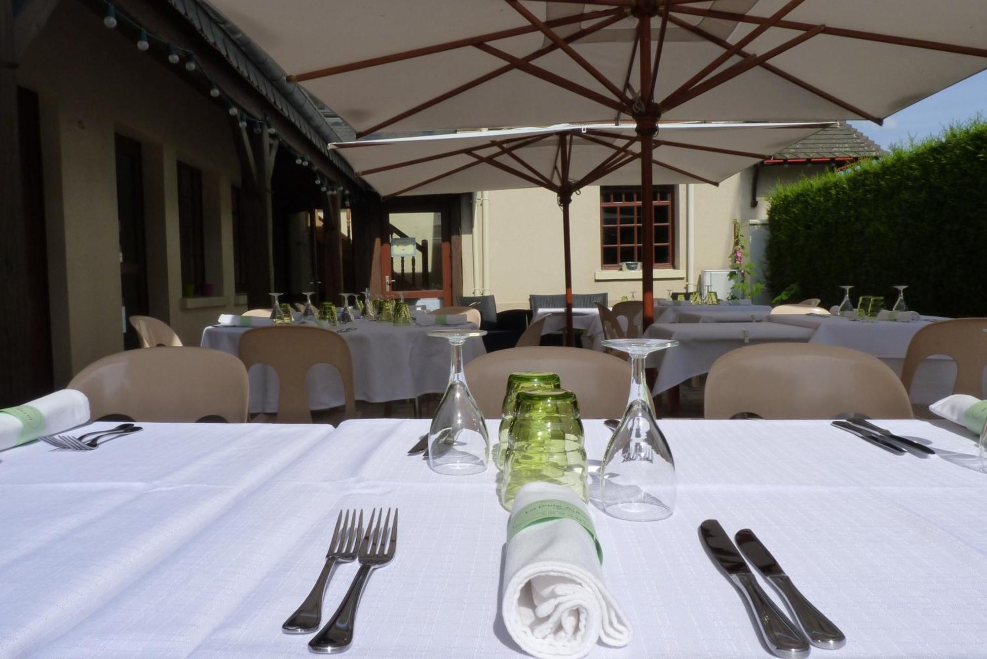 Hotel-Restaurant La P'Tite Auberge Lillebonne Eksteriør bilde