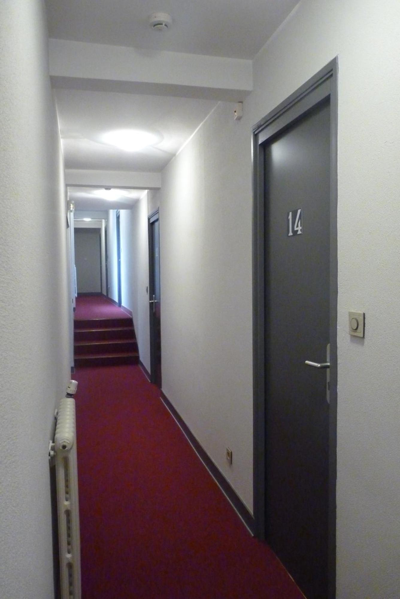 Hotel-Restaurant La P'Tite Auberge Lillebonne Eksteriør bilde