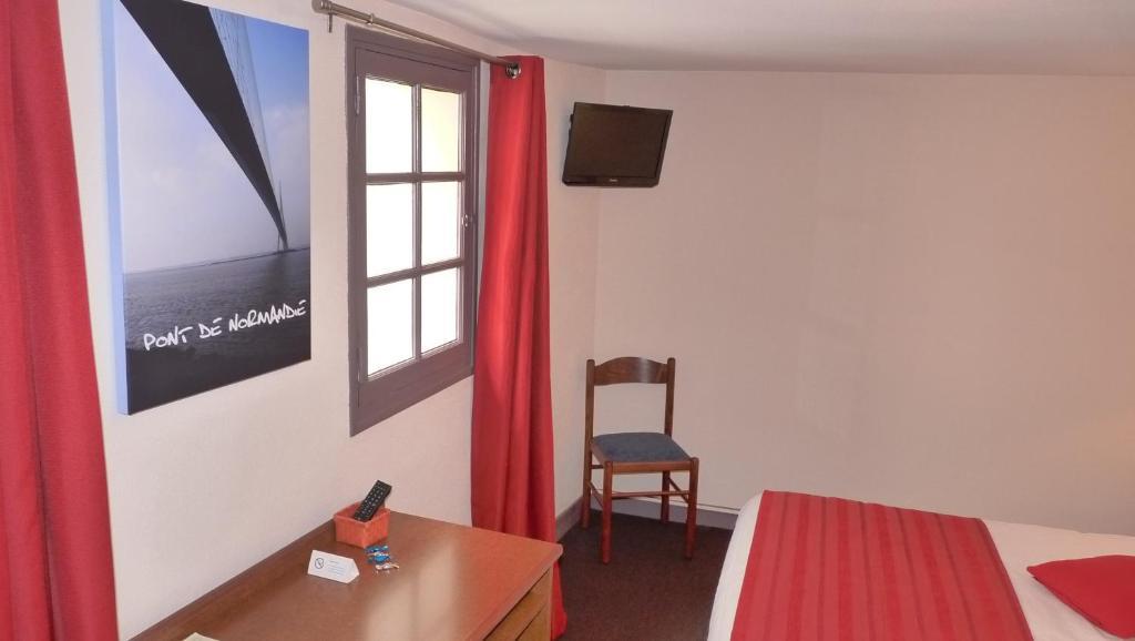 Hotel-Restaurant La P'Tite Auberge Lillebonne Rom bilde